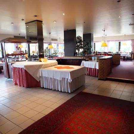 Отель Garbsener Schweiz 3*