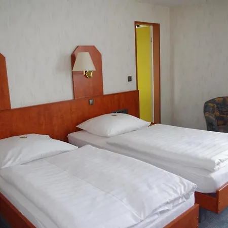 Garbsener Schweiz Отель 3*