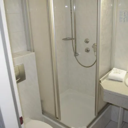 Отель Garbsener Schweiz 3*